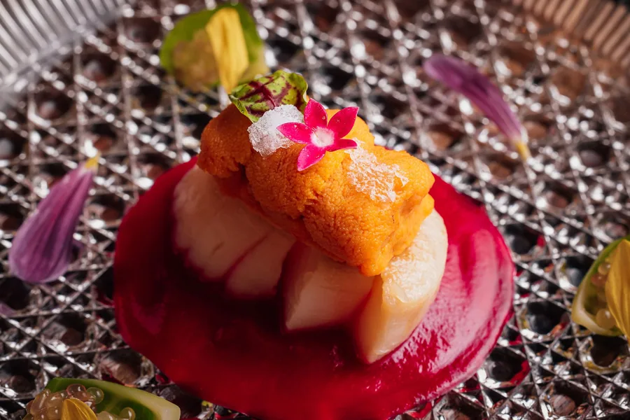 Dish at Kigo, editorial light. Food photography in Dubai by Artur Begel