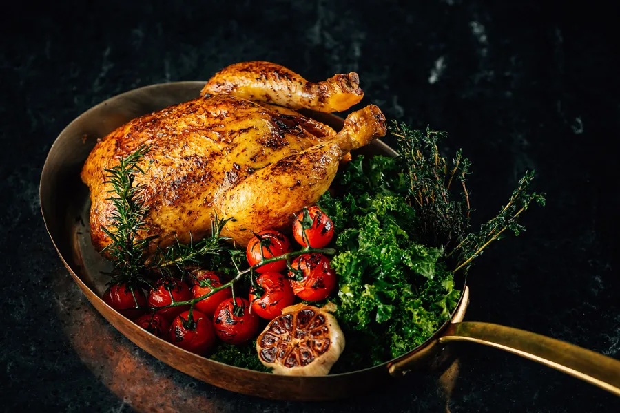 Dish, low key light. Food photography in Dubai by Artur Begel