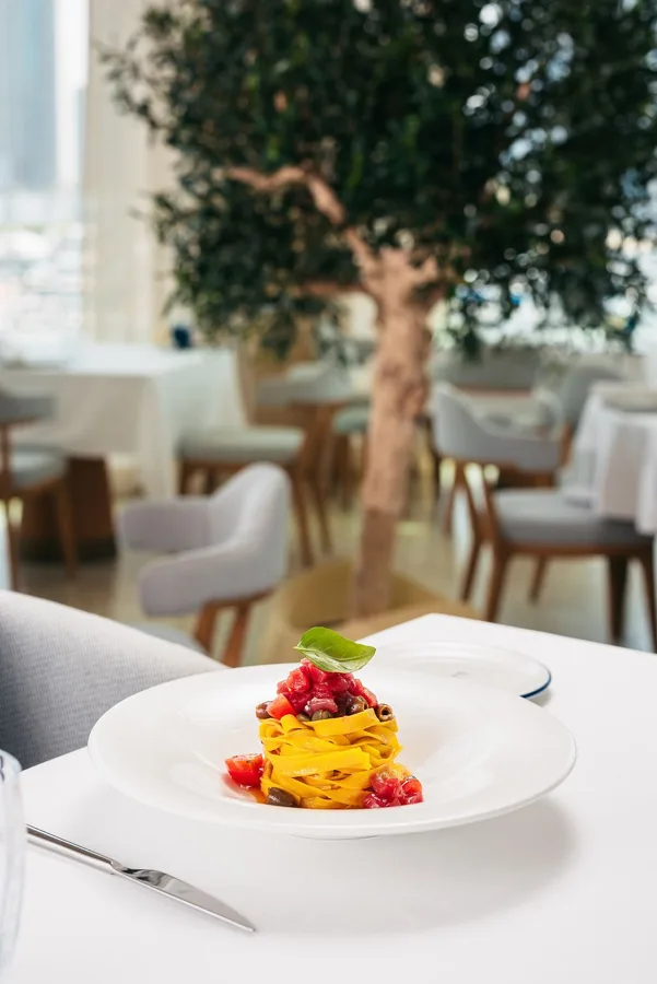Dish, high key light. Food photography in Dubai by Artur Begel