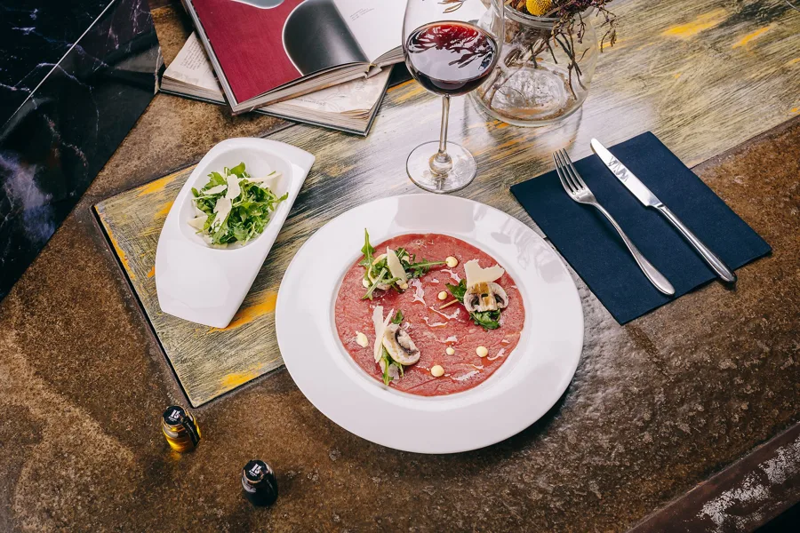 Dish, high key light. Food photography in Dubai by Artur Begel