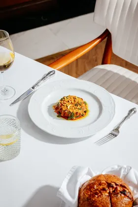 Dish, high key light. Food photography in Dubai by Artur Begel