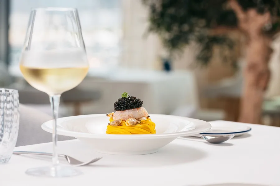 Dish, high key light. Food photography in Dubai by Artur Begel