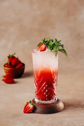 Drink, high key light. Food photography in Dubai by Artur Begel