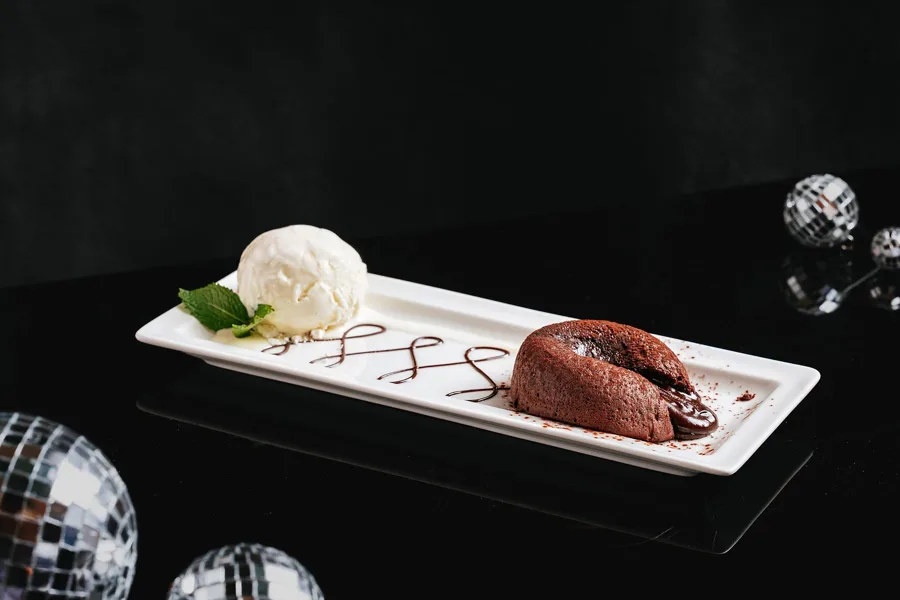 Dish, low key light. Food photography in Dubai by Artur Begel