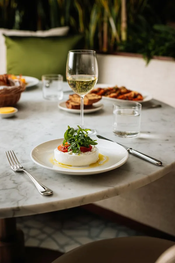 Dish, high key light. Food photography in Dubai by Artur Begel
