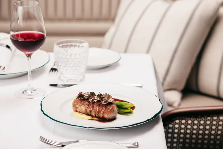 Dish, high key light. Food photography in Dubai by Artur Begel