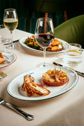 Dish, high key light. Food photography in Dubai by Artur Begel