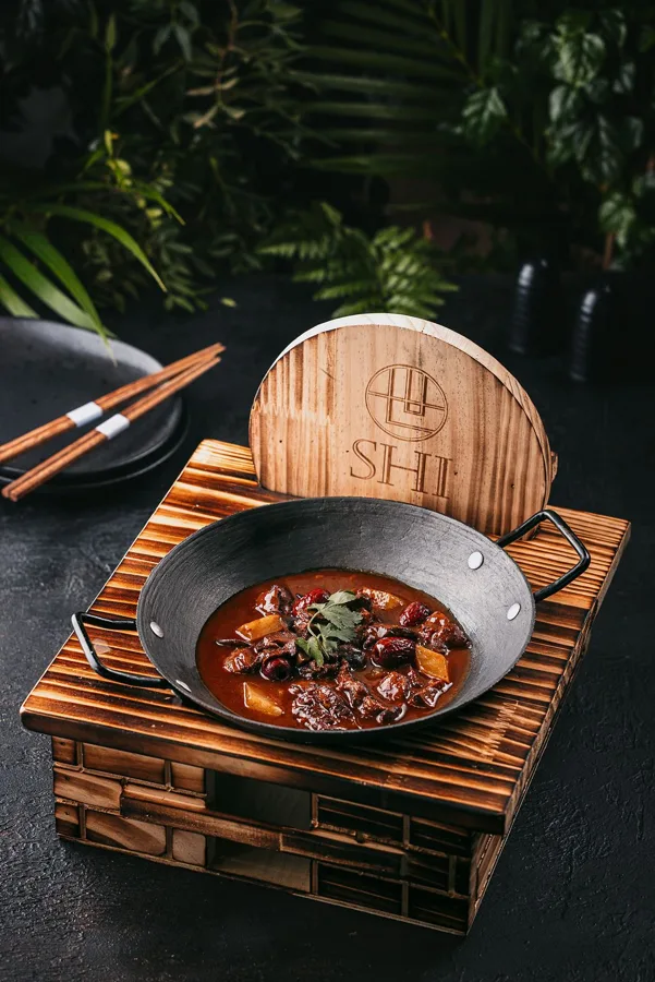 Dish, low key light. Food photography in Dubai by Artur Begel