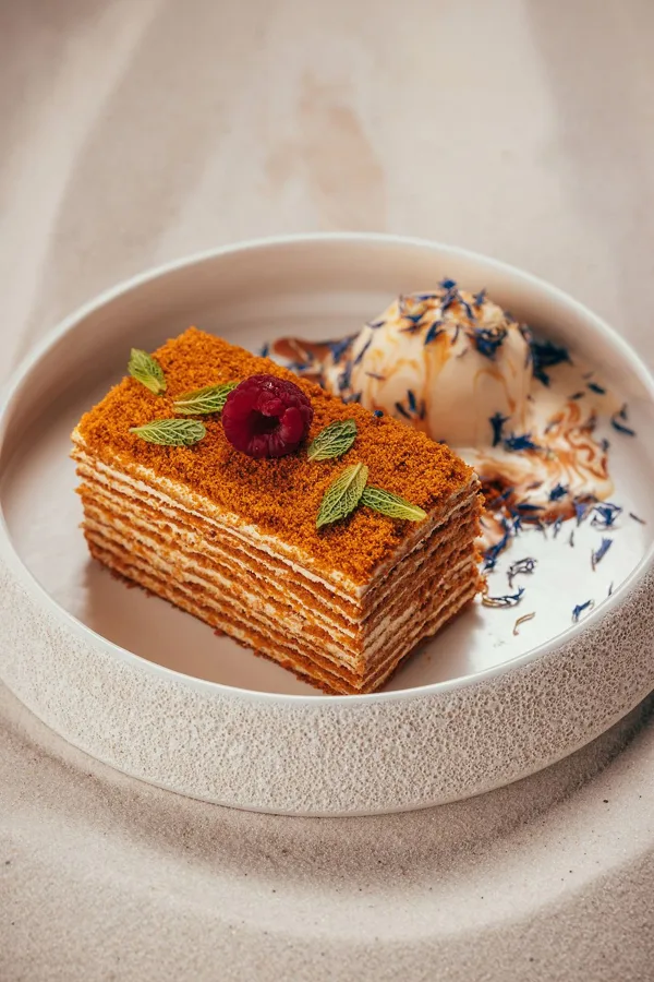 Dish, high key light. Food photography in Dubai by Artur Begel