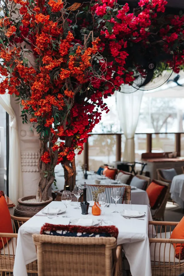 Interior, high key light. Food photography in Dubai by Artur Begel
