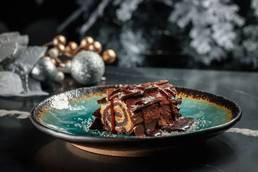 Dish, low key light. Food photography in Dubai by Artur Begel