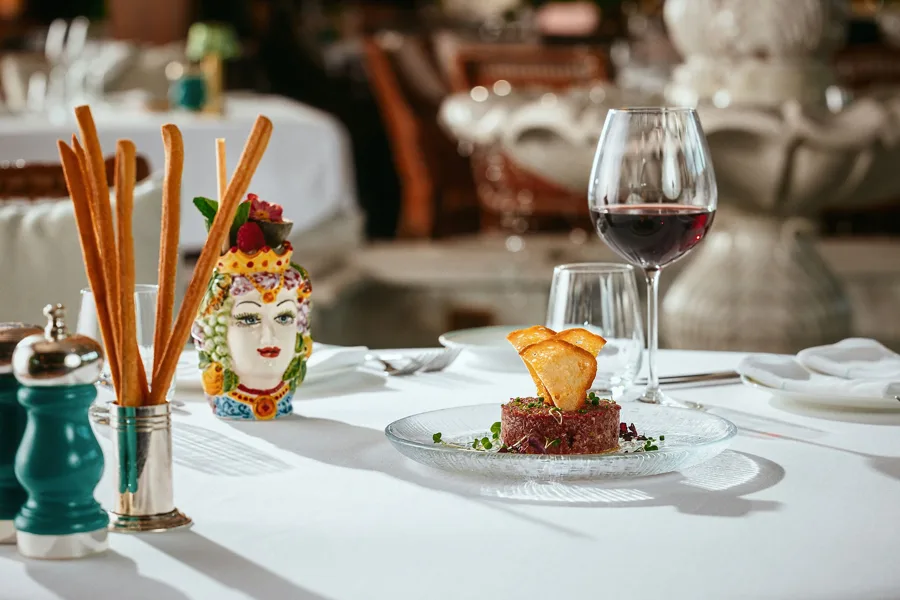 Dish, high key light. Food photography in Dubai by Artur Begel