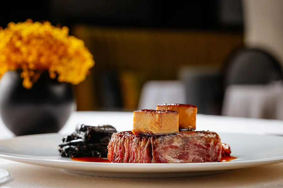 Dish, high key light. Food photography in Dubai by Artur Begel