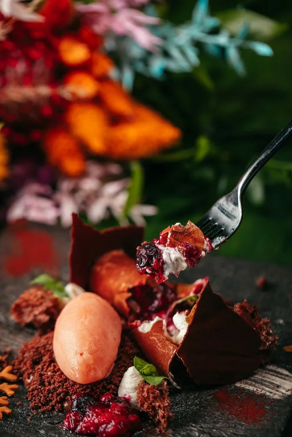 Dish, low key light. Food photography in Dubai by Artur Begel