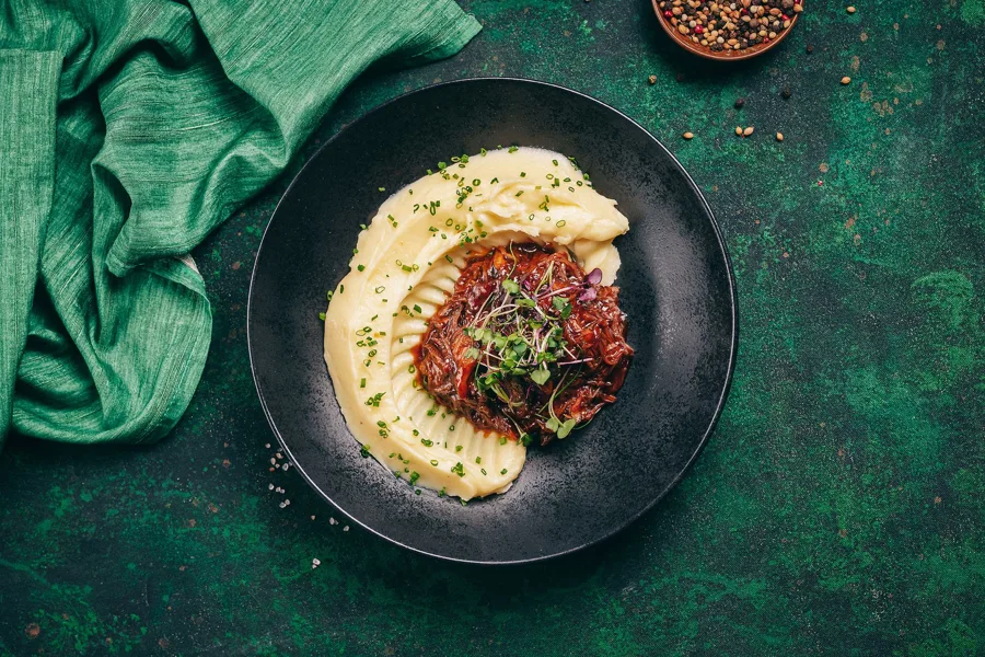 Dish, low key light. Food photography in Dubai by Artur Begel