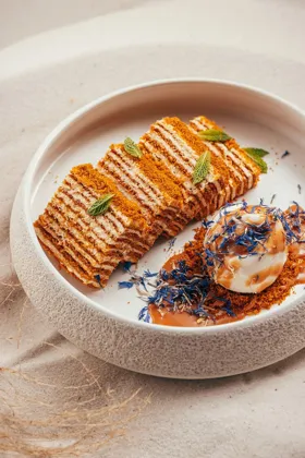 Dish, high key light. Food photography in Dubai by Artur Begel