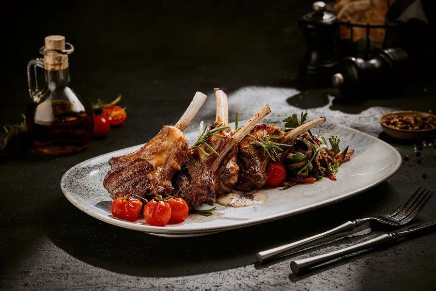 Dish, low key light. Food photography in Dubai by Artur Begel