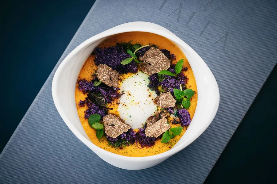 Dish, high key light. Food photography in Dubai by Artur Begel