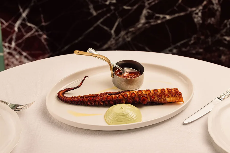 Dish, high key light. Food photography in Dubai by Artur Begel