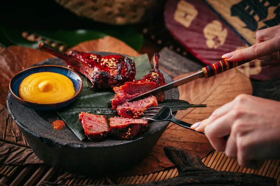 Dish, low key light. Food photography in Dubai by Artur Begel