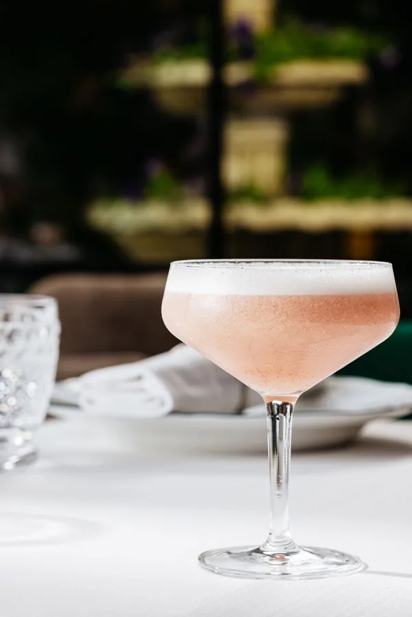 Drink, high key light. Food photography in Dubai by Artur Begel