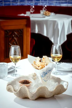 Dish, high key light. Food photography in Dubai by Artur Begel