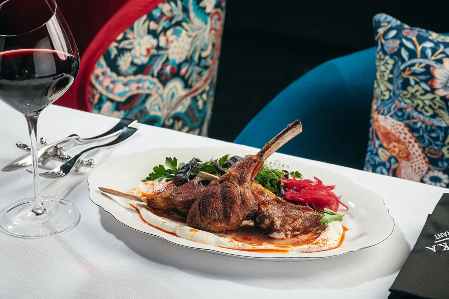 Dish, high key light. Food photography in Dubai by Artur Begel