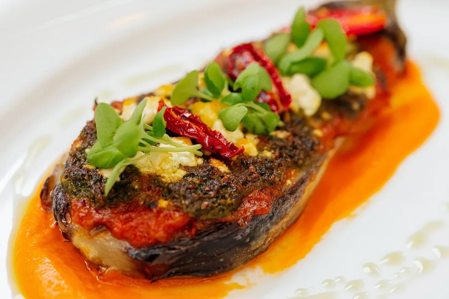 Dish, high key light. Food photography in Dubai by Artur Begel