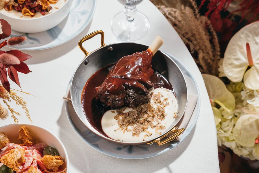 Dish, high key light. Food photography in Dubai by Artur Begel
