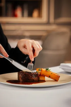 Dish, high key light. Food photography in Dubai by Artur Begel