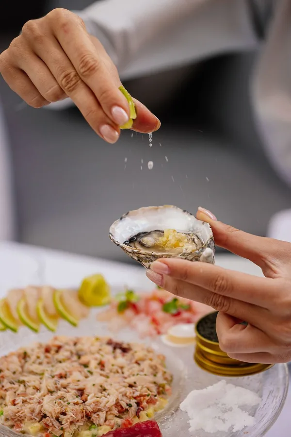 Dish, high key light. Food photography in Dubai by Artur Begel