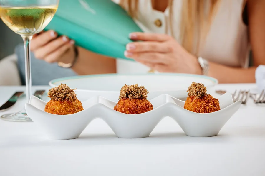 Dish, high key light. Food photography in Dubai by Artur Begel