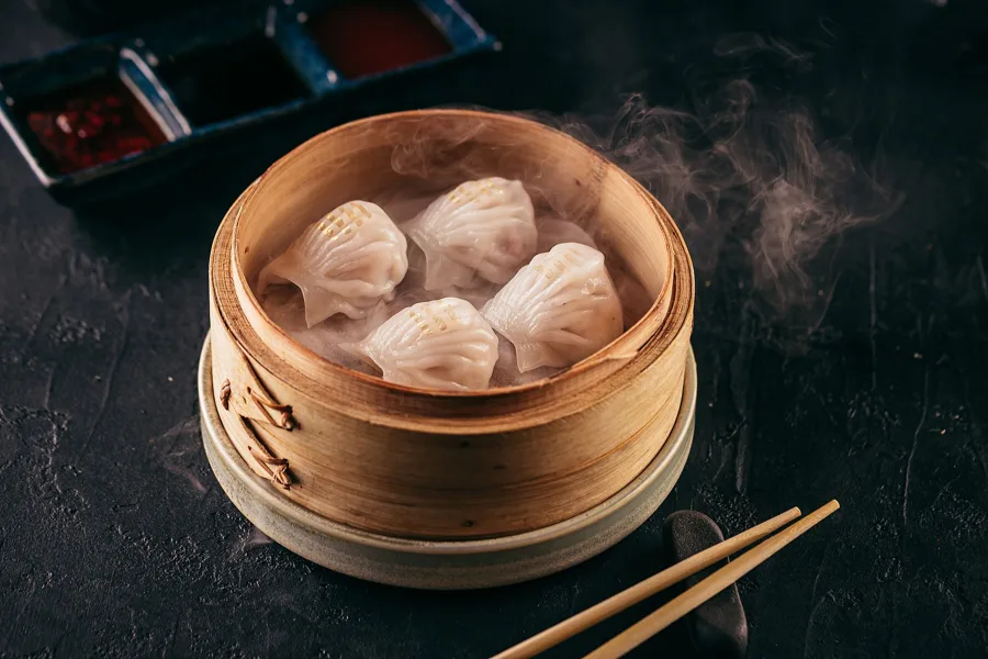 Dish, low key light. Food photography in Dubai by Artur Begel
