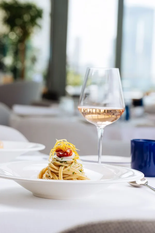 Dish, high key light. Food photography in Dubai by Artur Begel