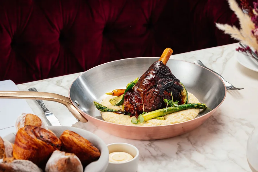 Dish, high key light. Food photography in Dubai by Artur Begel