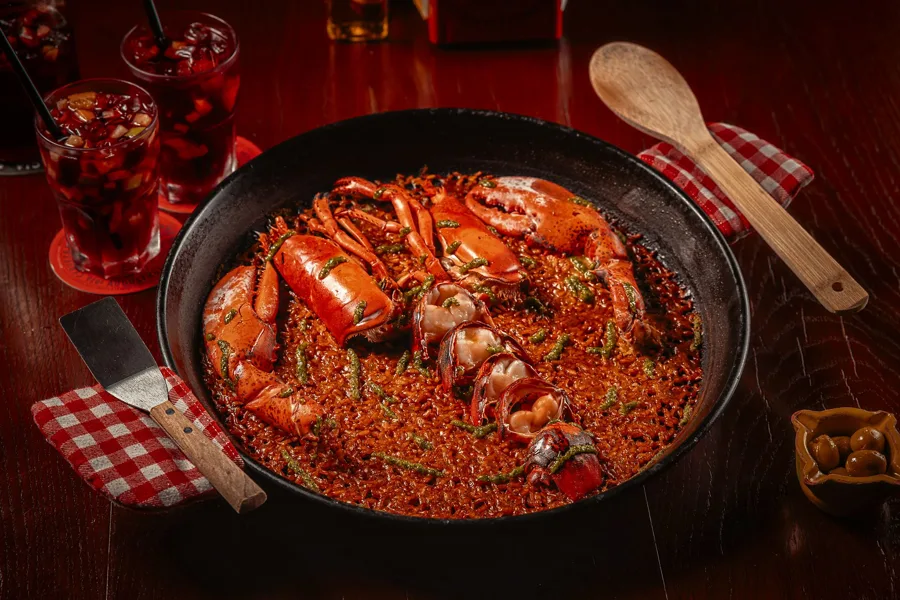Dish, low key light. Food photography in Dubai by Artur Begel