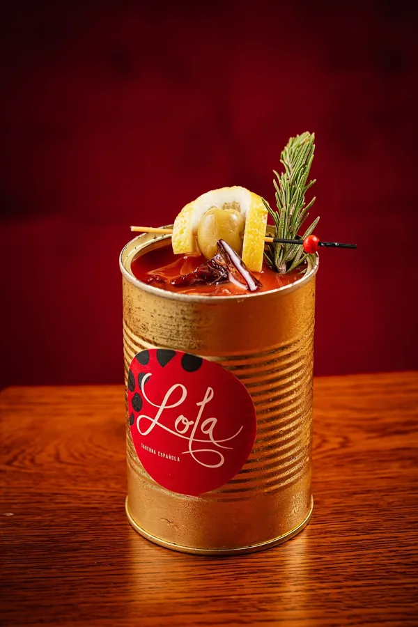 Drink, low key light. Food photography in Dubai by Artur Begel