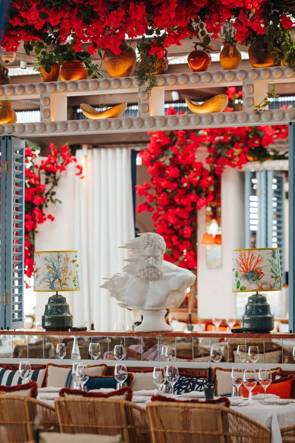 Interior, high key light. Food photography in Dubai by Artur Begel