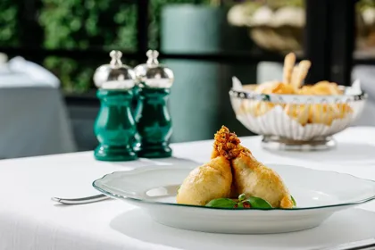 Dish, high key light. Food photography in Dubai by Artur Begel