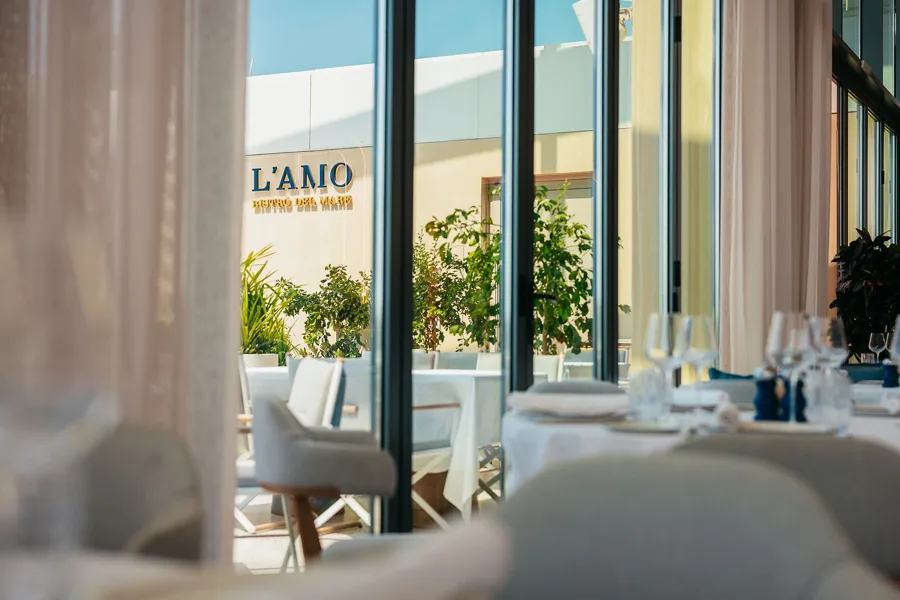 Interior, high key light. Food photography in Dubai by Artur Begel