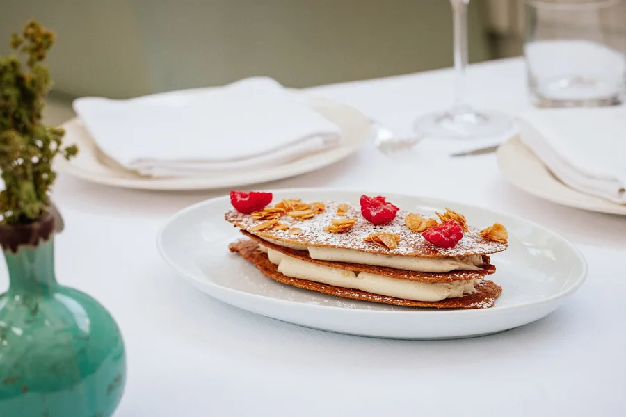 Dish, high key light. Food photography in Dubai by Artur Begel
