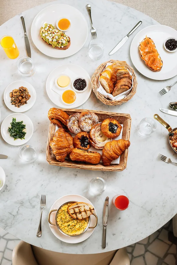 Dish, high key light. Food photography in Dubai by Artur Begel