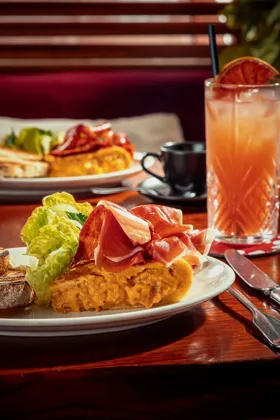 Dish. Food photography in Dubai by Artur Begel