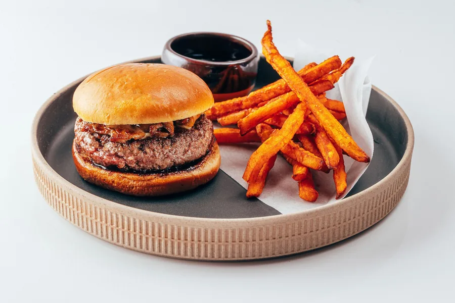 Dish, high key light. Food photography in Dubai by Artur Begel