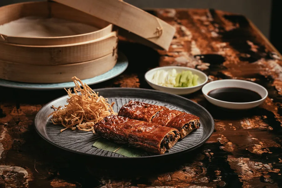 Dish, low key light. Food photography in Dubai by Artur Begel