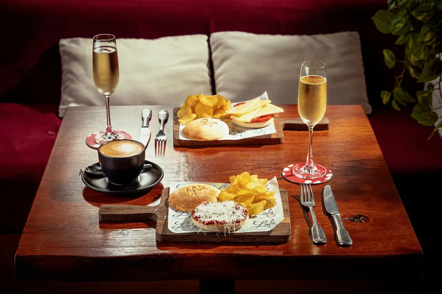 Dish, high key light. Food photography in Dubai by Artur Begel
