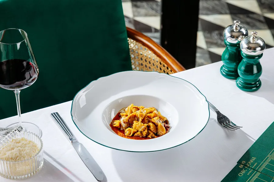 Dish, high key light. Food photography in Dubai by Artur Begel