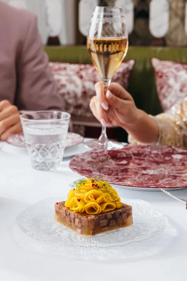 Dish, high key light. Food photography in Dubai by Artur Begel