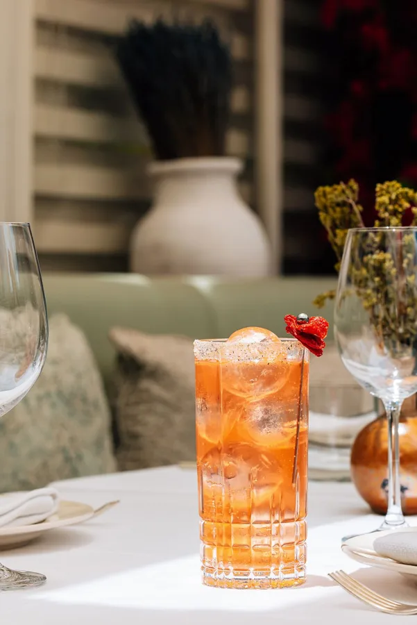 Drink, high key light. Food photography in Dubai by Artur Begel