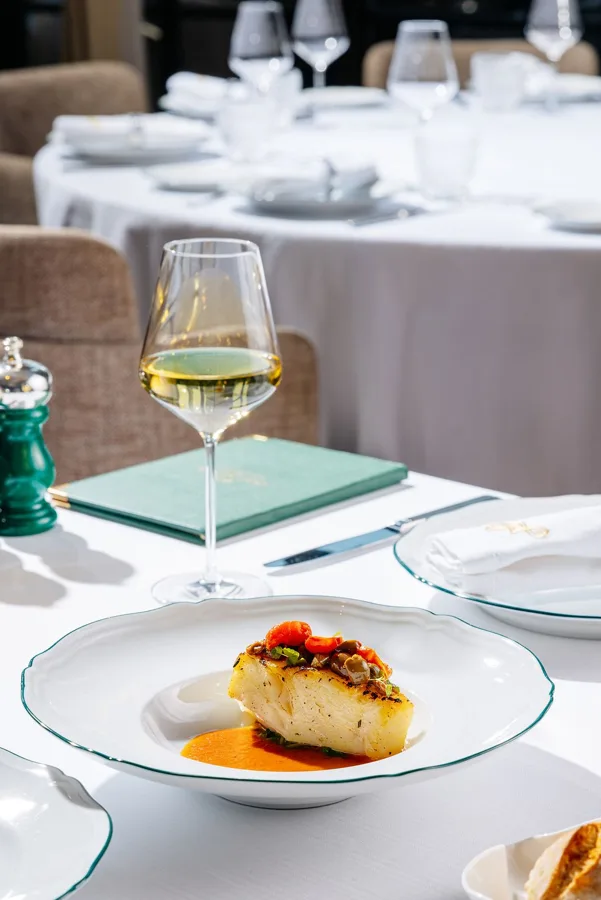 Dish, high key light. Food photography in Dubai by Artur Begel